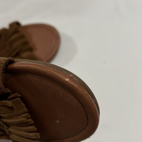 Minnetonka Fringe Sandals - Picture 8 of 8